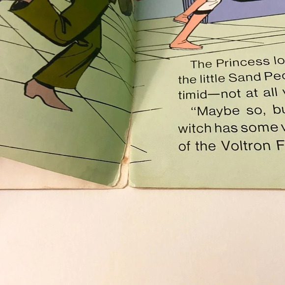 Vtg 1985 Voltron The  Attack of the Sand Monster Read Along Book Only No Tape - Picture 10 of 16